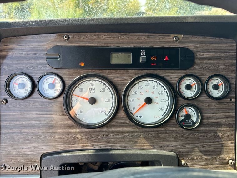 image for item EJ4978 2012 Freightliner Conventional  dump truck