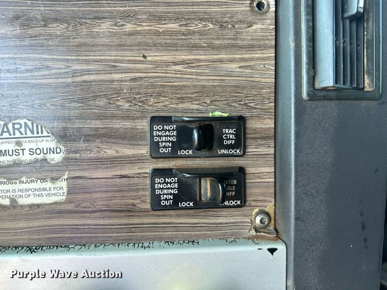 image for item EJ4978 2012 Freightliner Conventional  dump truck