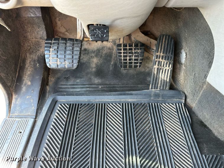 image for item EJ4978 2012 Freightliner Conventional  dump truck