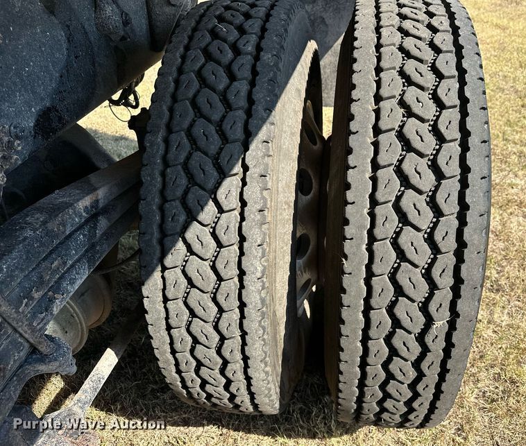 image for item EJ4978 2012 Freightliner Conventional  dump truck