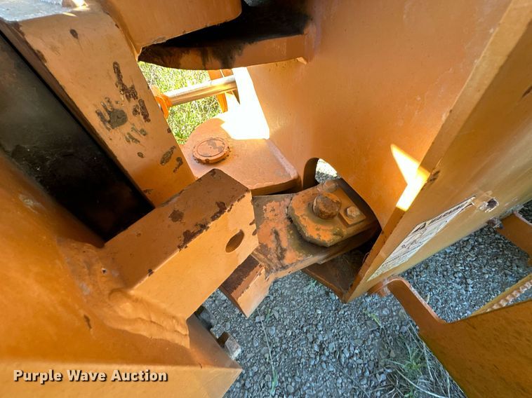 image for item EJ4995 2007 Case SV212 single drum vibratory roller