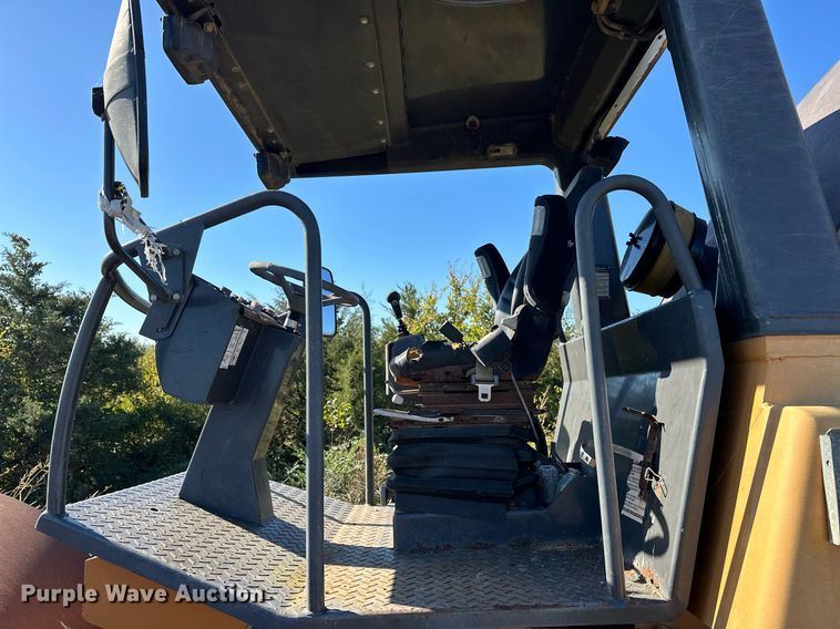 image for item EJ4995 2007 Case SV212 single drum vibratory roller