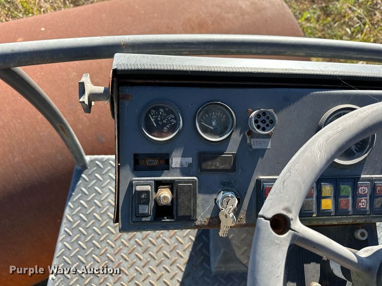 image for item EJ4995 2007 Case SV212 single drum vibratory roller