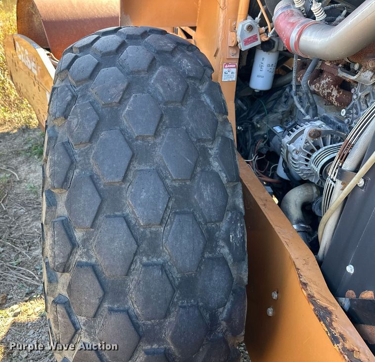 image for item EJ4995 2007 Case SV212 single drum vibratory roller