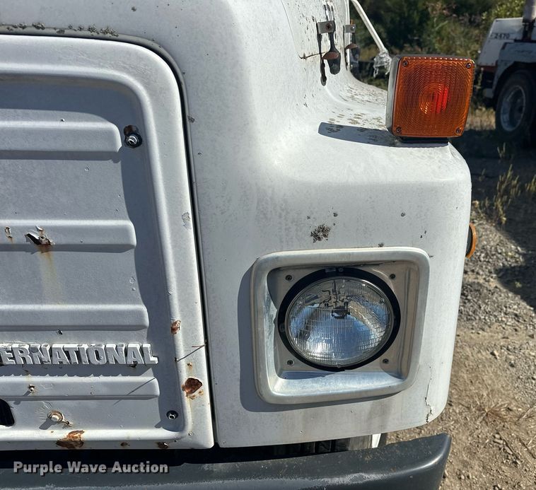 image for item EJ4998 1989 International  S1600 Crew Cab utility / service truck