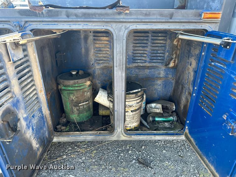 image for item EJ4998 1989 International  S1600 Crew Cab utility / service truck