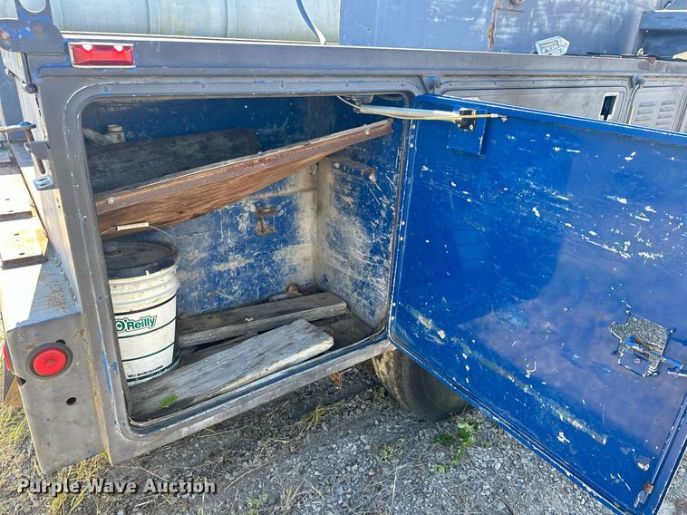 image for item EJ4998 1989 International  S1600 Crew Cab utility / service truck