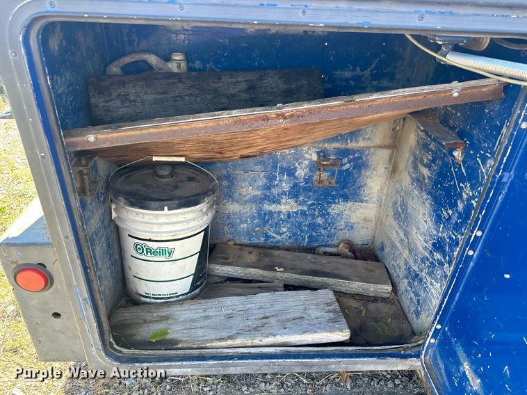 image for item EJ4998 1989 International  S1600 Crew Cab utility / service truck