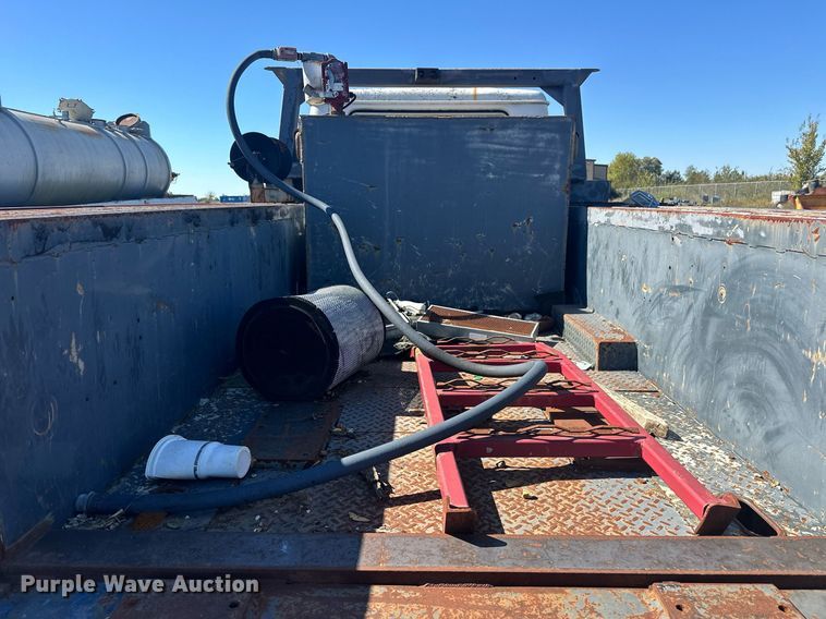 image for item EJ4998 1989 International  S1600 Crew Cab utility / service truck