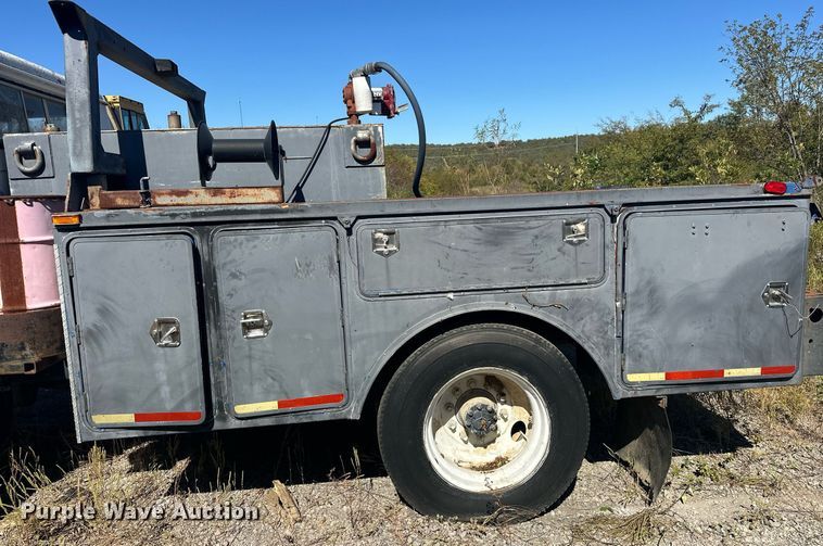 image for item EJ4998 1989 International  S1600 Crew Cab utility / service truck