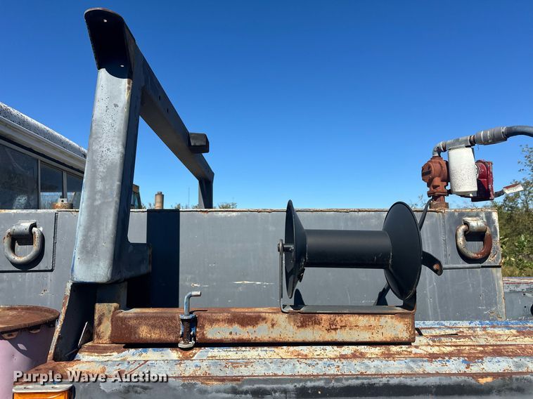 image for item EJ4998 1989 International  S1600 Crew Cab utility / service truck