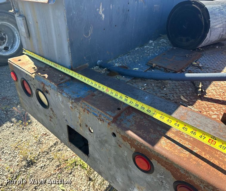 image for item EJ4998 1989 International  S1600 Crew Cab utility / service truck