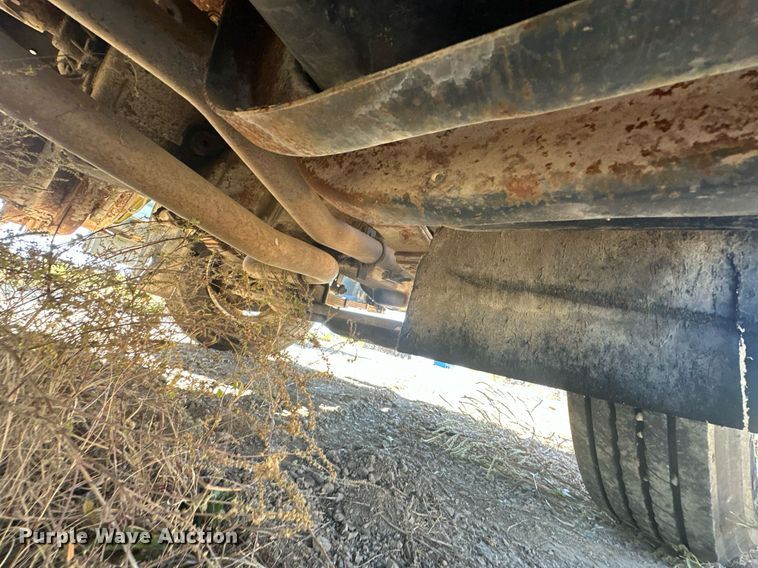 image for item EJ4998 1989 International  S1600 Crew Cab utility / service truck