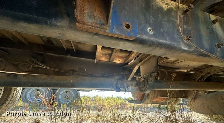 image for item EJ4998 1989 International  S1600 Crew Cab utility / service truck