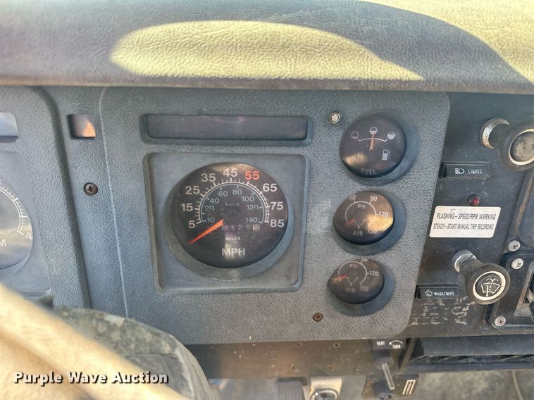 image for item EJ4998 1989 International  S1600 Crew Cab utility / service truck