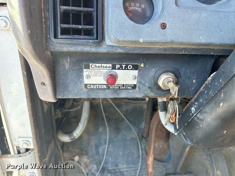 image for item EJ4998 1989 International  S1600 Crew Cab utility / service truck