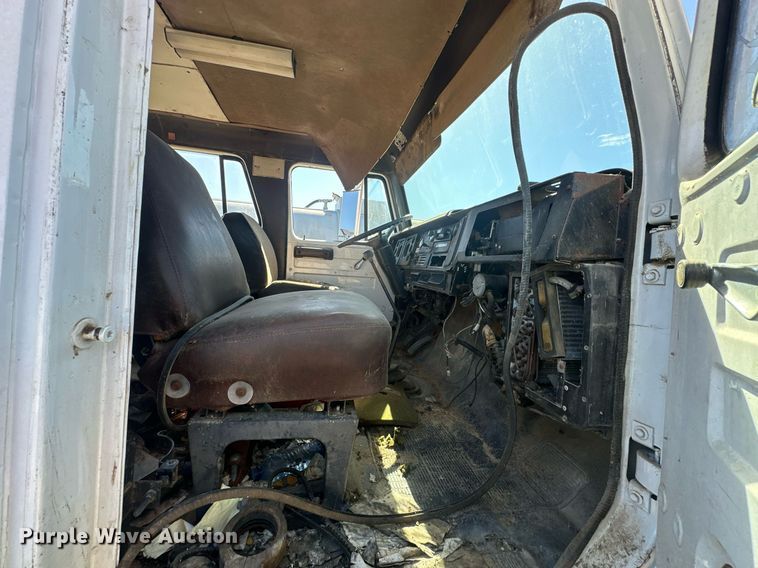 image for item EJ4998 1989 International  S1600 Crew Cab utility / service truck