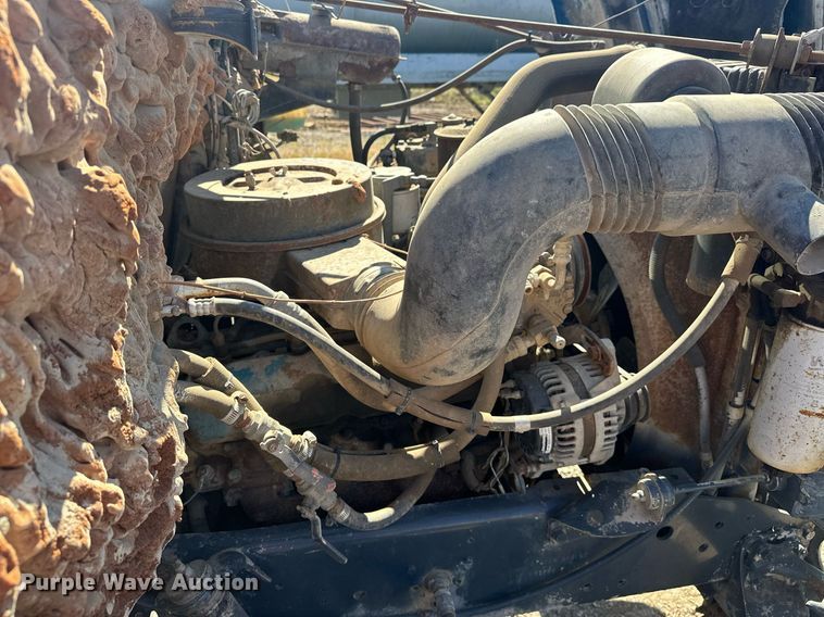 image for item EJ4998 1989 International  S1600 Crew Cab utility / service truck