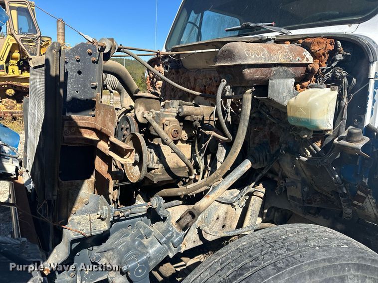 image for item EJ4998 1989 International  S1600 Crew Cab utility / service truck