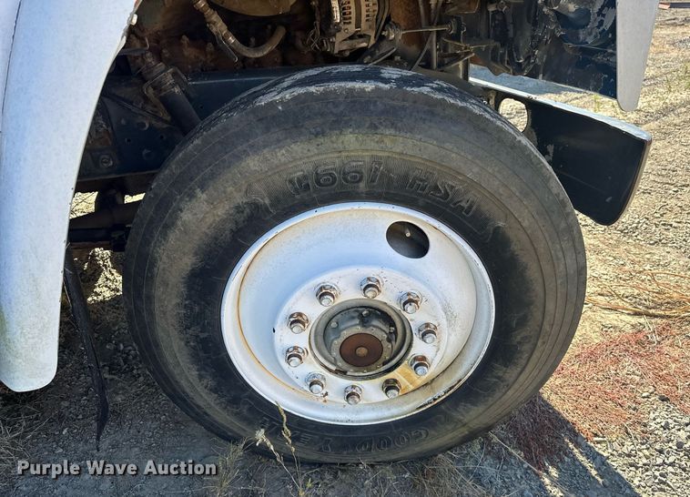 image for item EJ4998 1989 International  S1600 Crew Cab utility / service truck