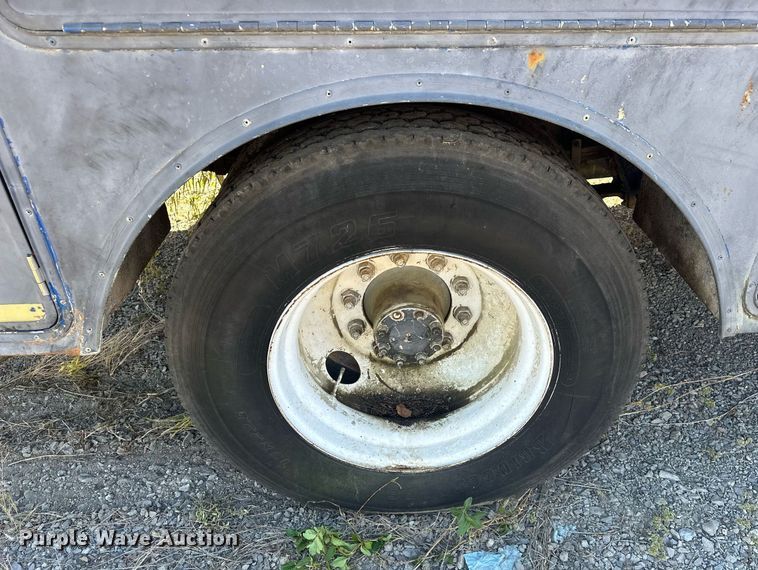 image for item EJ4998 1989 International  S1600 Crew Cab utility / service truck