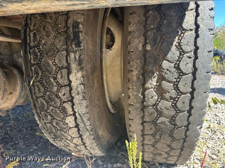 image for item EJ4998 1989 International  S1600 Crew Cab utility / service truck