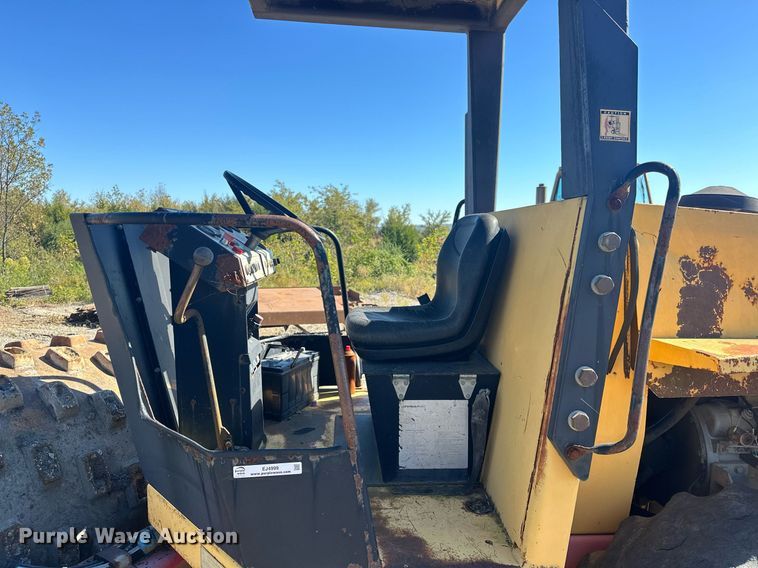 image for item EJ4999 1994 Dynapac  CA151 single drum vibratory roller