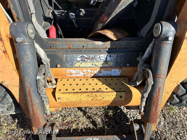 image for item EJ5000 2012 Case  SV300 skid steer loader