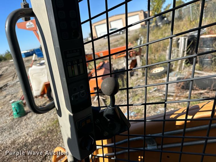 image for item EJ5000 2012 Case  SV300 skid steer loader