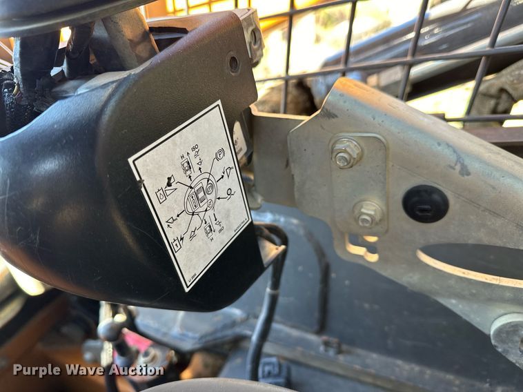 image for item EJ5000 2012 Case  SV300 skid steer loader