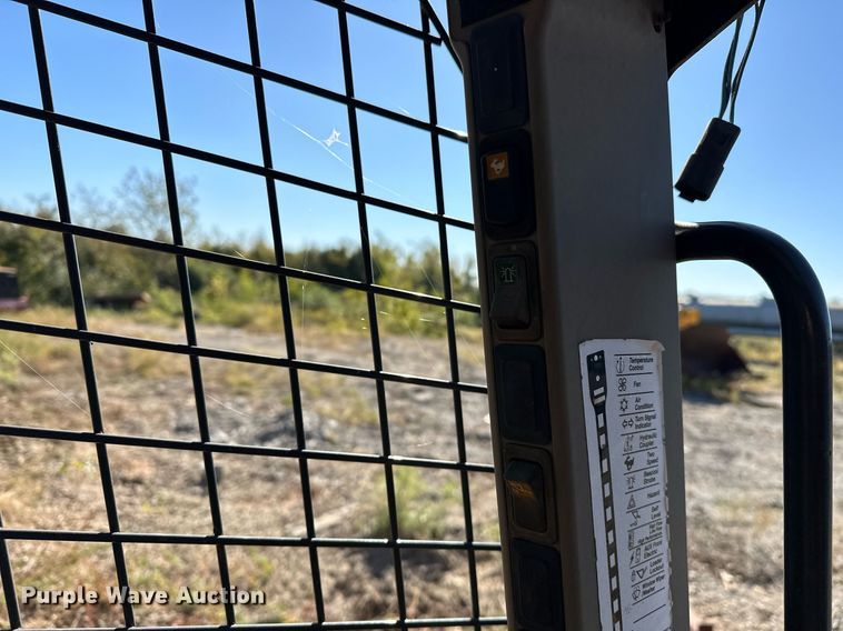 image for item EJ5000 2012 Case  SV300 skid steer loader