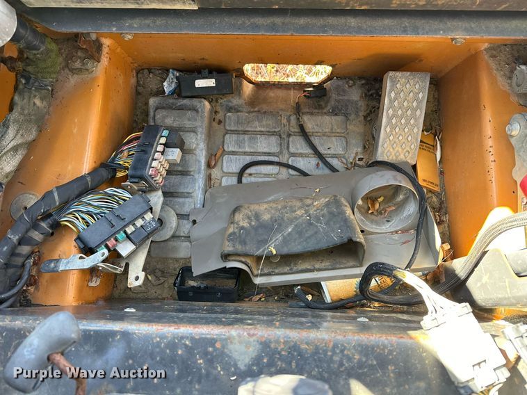 image for item EJ5000 2012 Case  SV300 skid steer loader