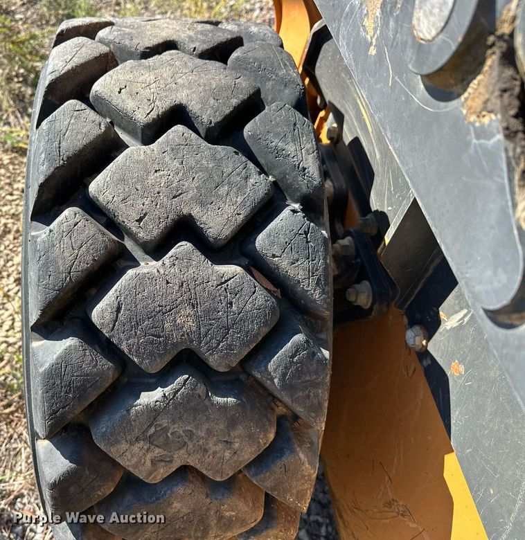 image for item EJ5000 2012 Case  SV300 skid steer loader