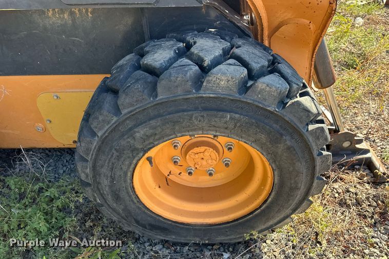 image for item EJ5000 2012 Case  SV300 skid steer loader