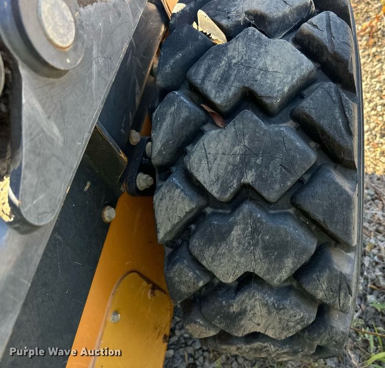 image for item EJ5000 2012 Case  SV300 skid steer loader