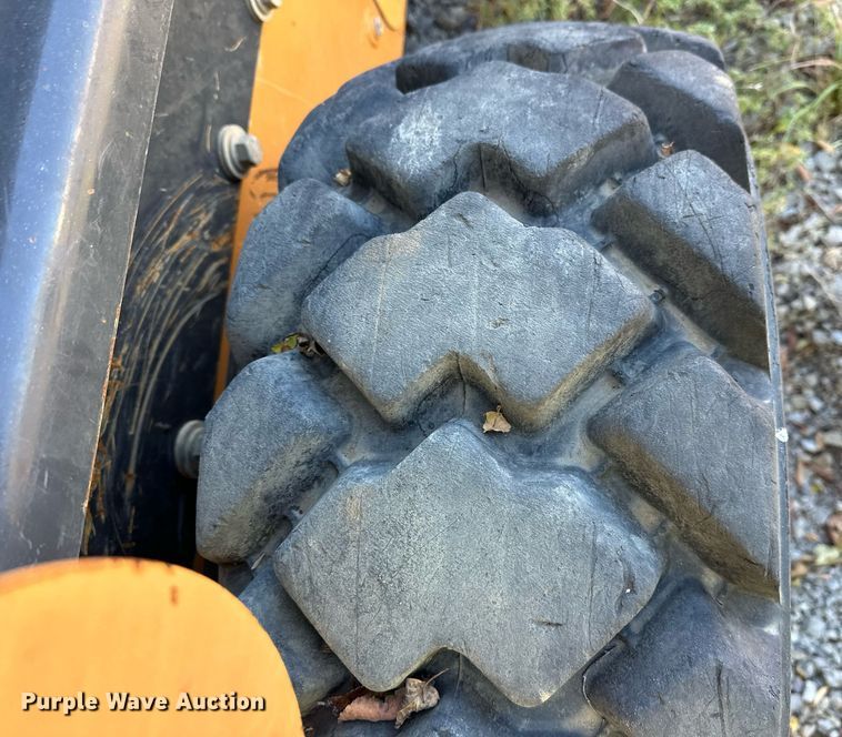 image for item EJ5000 2012 Case  SV300 skid steer loader