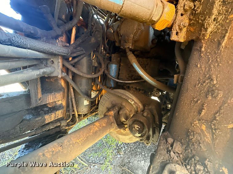 image for item EJ5004 2000 Case 821C loader