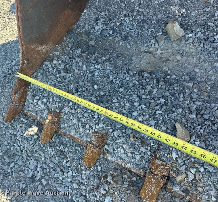 image for item EJ5004 2000 Case 821C loader