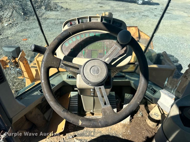 image for item EJ5004 2000 Case 821C loader