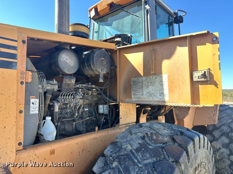 image for item EJ5004 2000 Case 821C loader