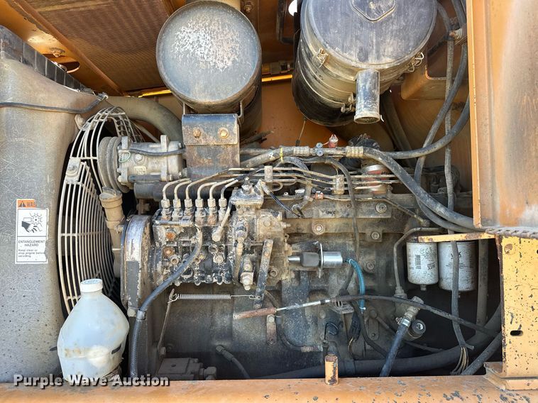 image for item EJ5004 2000 Case 821C loader