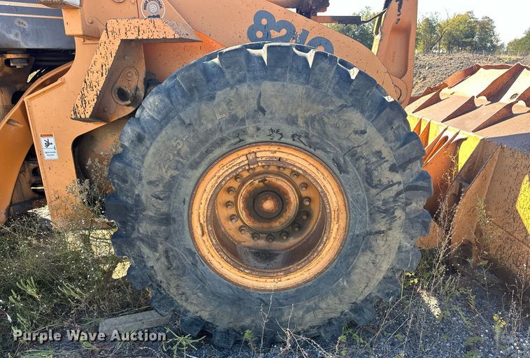 image for item EJ5004 2000 Case 821C loader