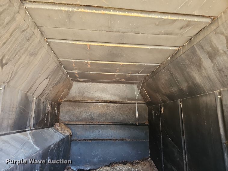 image for item EK0961 1999 GMC 7500 chipper truck