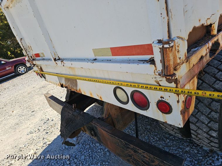 image for item EK0961 1999 GMC 7500 chipper truck