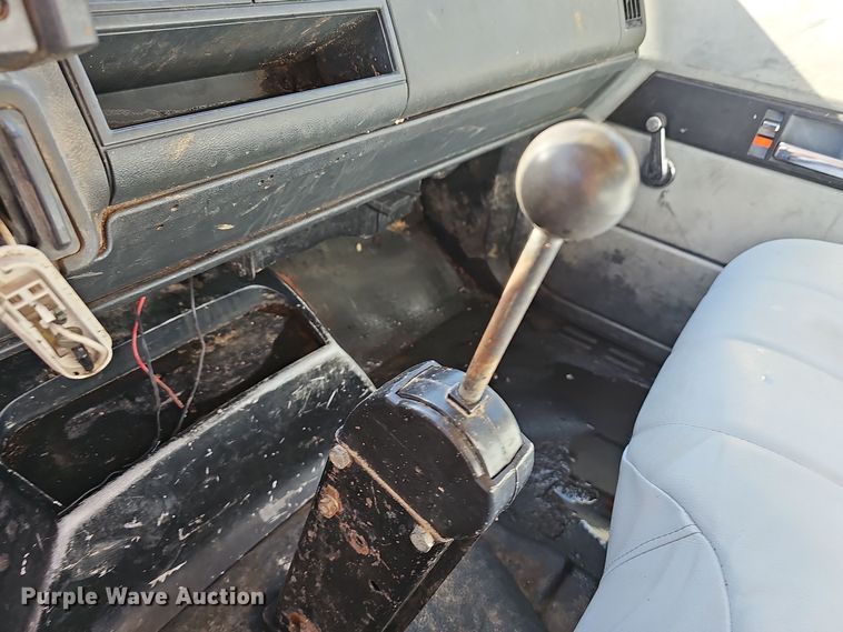 image for item EK0961 1999 GMC 7500 chipper truck