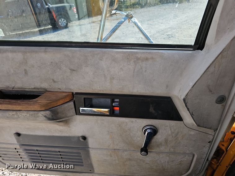 image for item EK0961 1999 GMC 7500 chipper truck