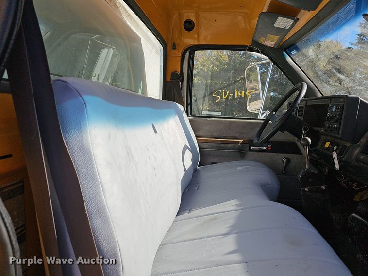 image for item EK0961 1999 GMC 7500 chipper truck