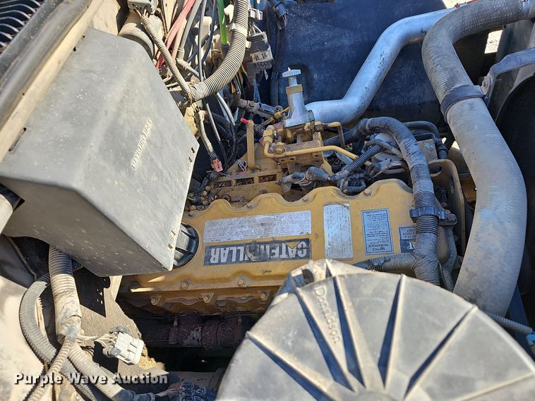 image for item EK0961 1999 GMC 7500 chipper truck