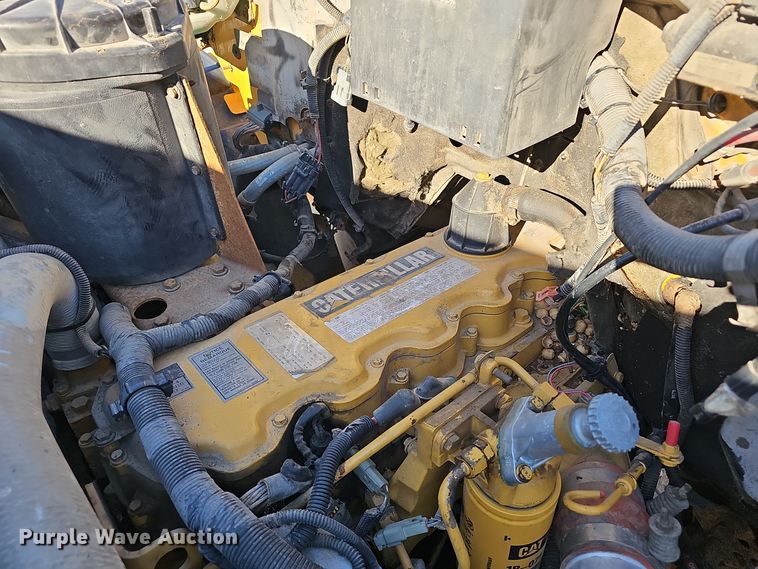 image for item EK0961 1999 GMC 7500 chipper truck