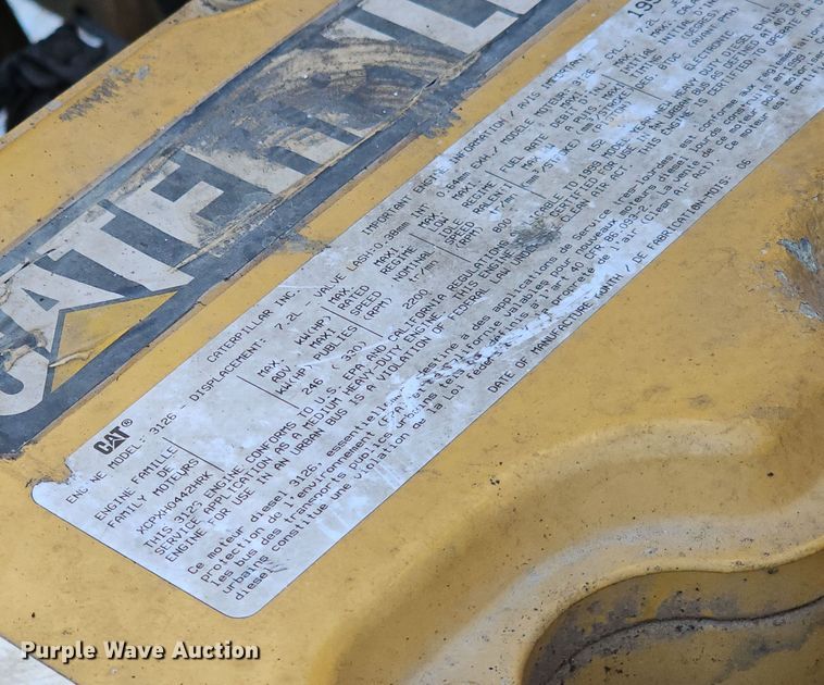 image for item EK0961 1999 GMC 7500 chipper truck